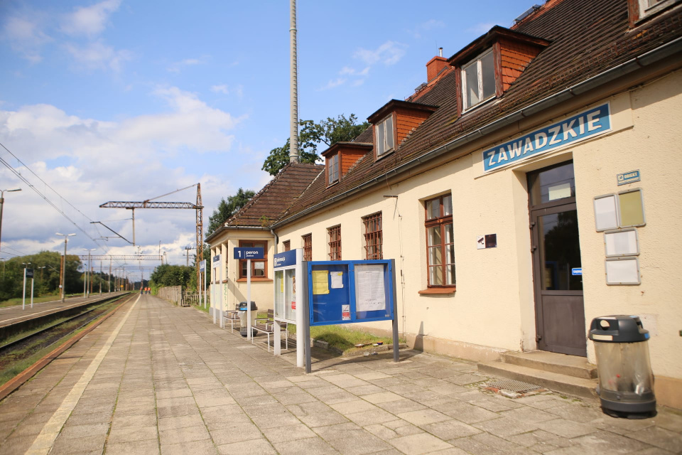 Dworzec w Zawadzkiem [fot. opolskie.pl]