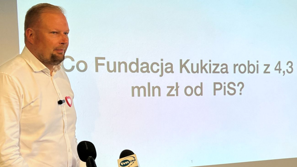 Witold Zembaczyński wskazuje na swoje kolejne wątpliwości dotyczące fundacji związanej z Pawłem Kukizem