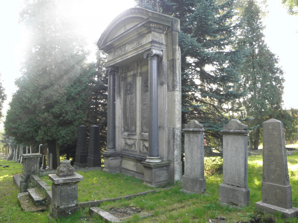 Cmentarz żydowski w Prudniku [fot. Jan Poniatyszyn]