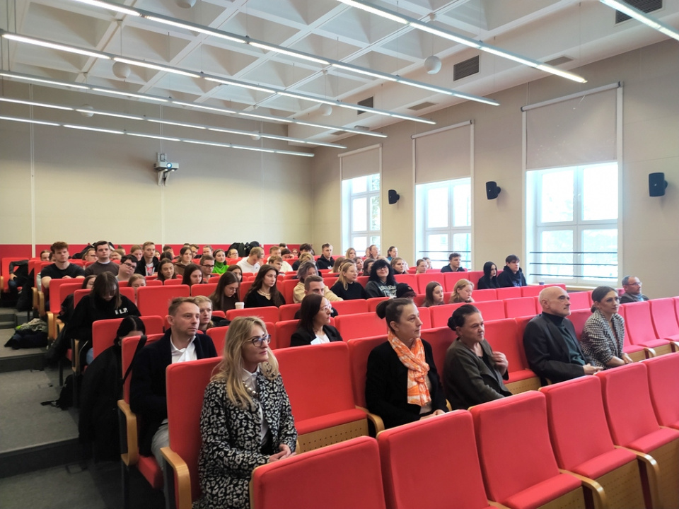 III Konferencja Naukowa, pt. "Gospodarka i społeczeństwo wobec współczesnych wyzwań rozwoju Polski"