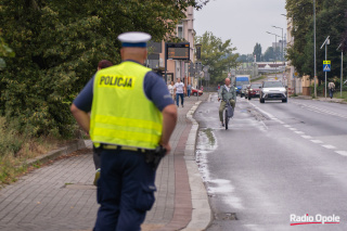 Akcja policji i WORD "Bezpieczny rowerzysta" na ul. Spychalskiego w Opolu [fot. Jędrzej Łuczak]