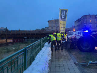 Okolice mostu tymczasowego w Głuchołazach [fot. Adam Dubiński]