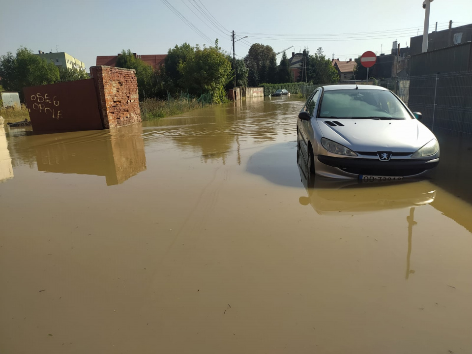 Podtopiony Lewin Brzeski fot. W. Wośtak