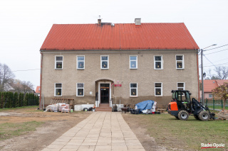 Szkoła podstawowa w Nowym Świętowie - "stara" szkoła (09.11.2024) [fot. Adam Dubiński]