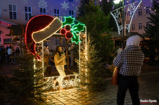 Jarmark Bożonarodzeniowy na opolskim rynku [fot. Adam Dubiński]