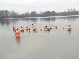 Morsowanie na kąpielisku Bolko w Opolu, 08.12.2024 [fot. Witold Wośtak]