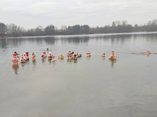 Morsowanie na kąpielisku Bolko w Opolu, 08.12.2024 [fot. Witold Wośtak]