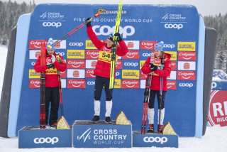 Norweskie podium na 20 km mężczyzn w Lillehammer [fot. PAP/EPA/Geir Olsen]