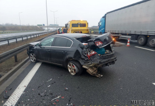 Kolizja 3 pojazdów na autostradzie A4 (fot. MARIO)