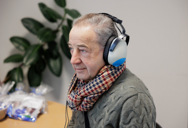 Seniorzy badali swój słuch. Akcja profilaktyczna opolskiego NFZ