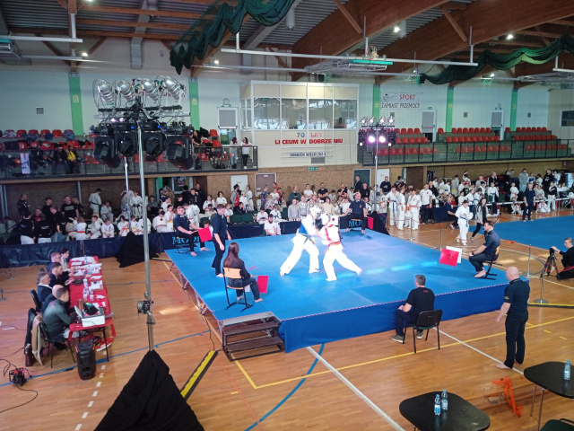 Czołówka zawodników karate kyokushin zjechała do Dobrzenia. Fajny turniej, dobrze się walczy i ogląda