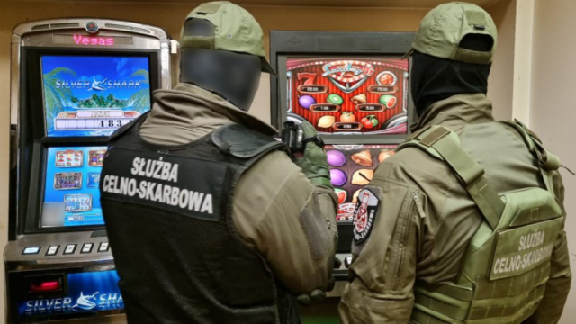 Kolejne nielegalne automaty do gier zarekwirowane. KAS wkroczyła do lokalu w powiecie brzeskim