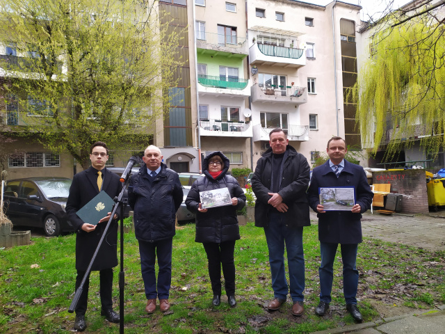 Opole to też podwórka. Kandydaci PiS na radnych miasta chcą programu rewitalizacji podwórek