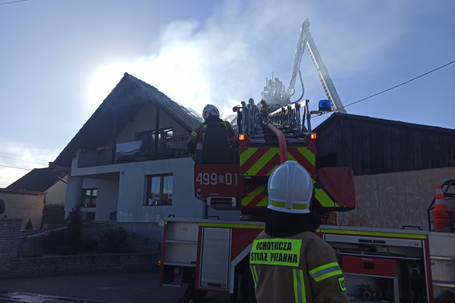 Pożar domu jednorodzinnego w miejscowości Osiek w powiecie strzeleckim