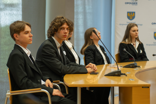 Młodzi spierali się w IV Turnieju Debat Oksfordzkich. Tematem Unia Europejska