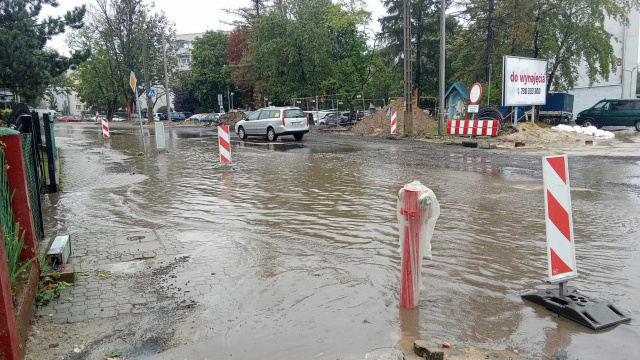 Ulewa przeszła nad Głuchołazami. Interweniowali strażacy