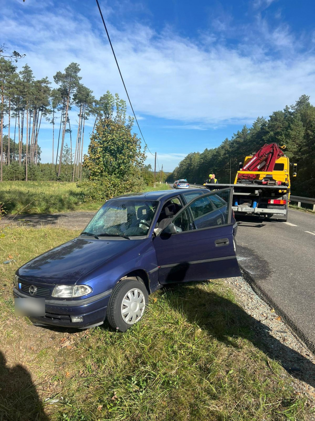 Wypadek w Boroszowie. Do szpitala trafiło 5 osób po zderzeniu 3 samochodów