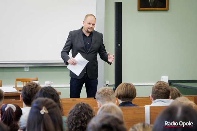 Spotkania z polityką. Poseł Witold Zembaczyński rozmawiał ze studentami