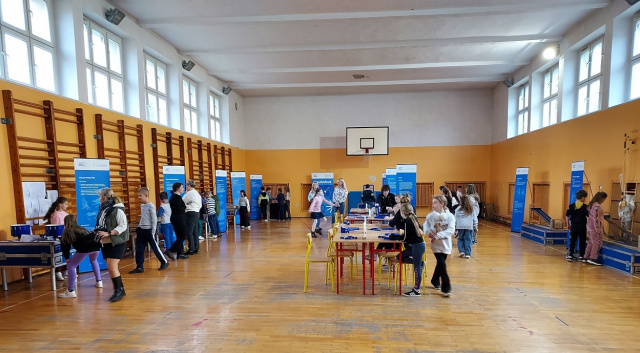 Dużo ciekawych doświadczeń. Naukobus Centrum Nauki Kopernik przyjechał do Prudnika