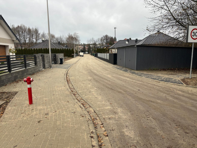 Kolejna ulica z nową nawierzchnią. Modrzewiowa w Kędzierzynie już nie jest drogą gruntową