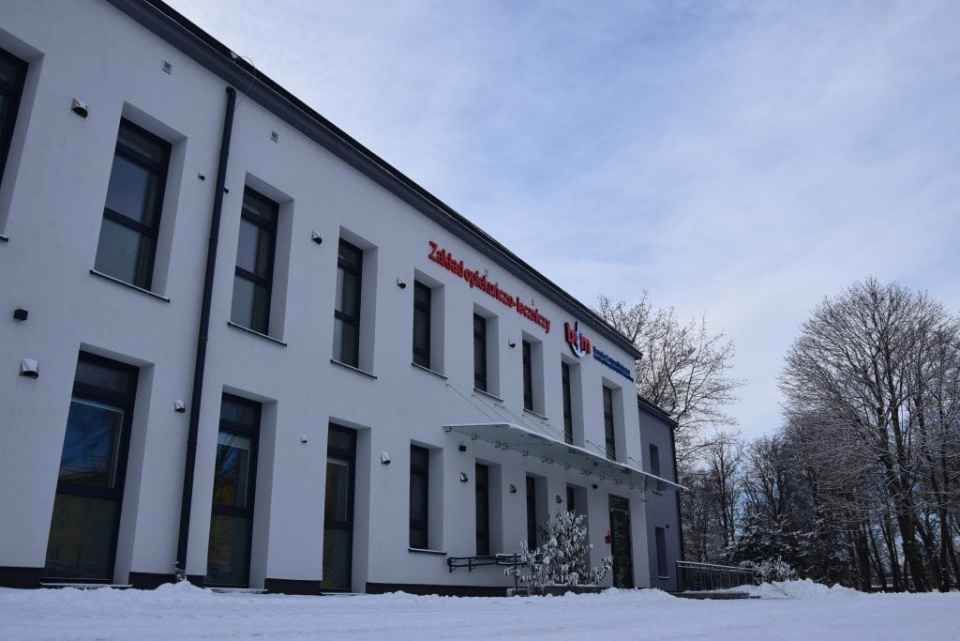 Zmodernizowany budynek Zakładu Opiekuńczo-Leczniczego w Brzegu [fot. Starostwo Powiatowe w Brzegu]