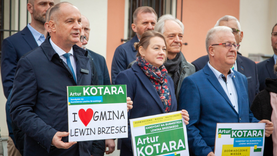 Artur Kotara ogłasza start w wyborach [fot. KWW Koalicja dla gminy Lewin Brzeski]