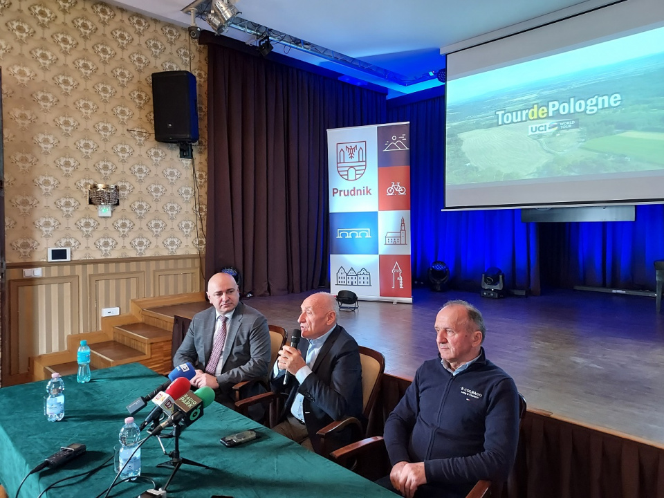 Prudnicka konferencja prasowa poświęcona Tour de Pologne w tym mieście [fot. Jan Poniatyszyn]