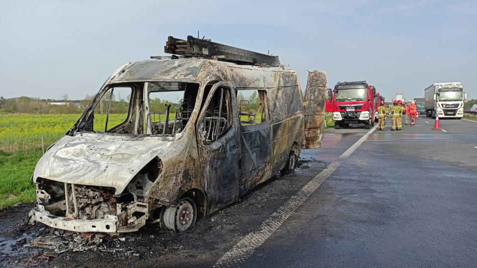 Spalony bus na autostradzie A4 [fot. Mario]