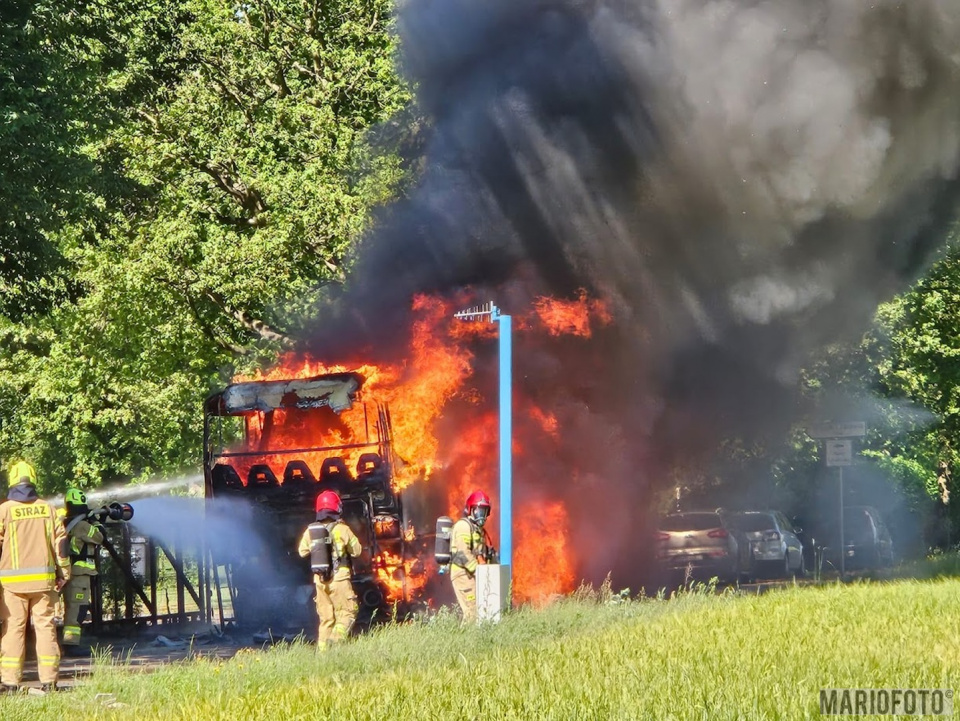 Pożar autobusu w Turawie [fot. Mario]