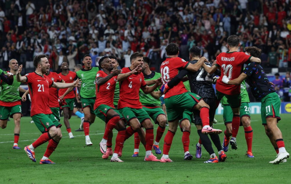 Portugalia po wygranej nad Słowenią - [fot: PAP/EPA/MIGUEL A. LOPES]