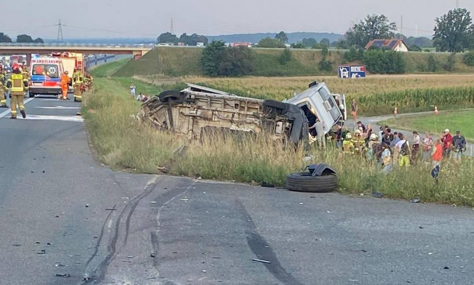 Wypadek autokaru na A4 fot. KPP w Krapkowicach