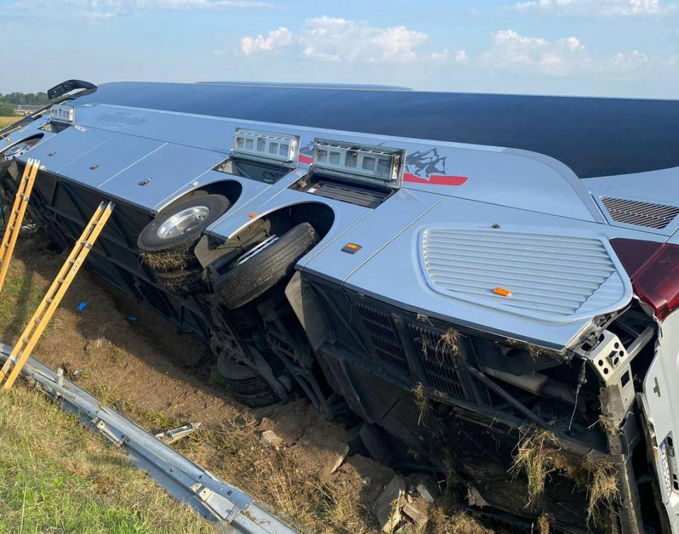 Wypadek autokaru na A4 fot. KPP w Krapkowicach