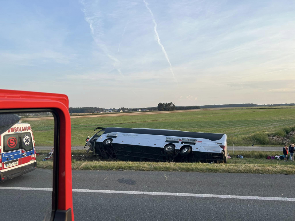 Wypadek autokaru na A4 fot. OSP Wysoka