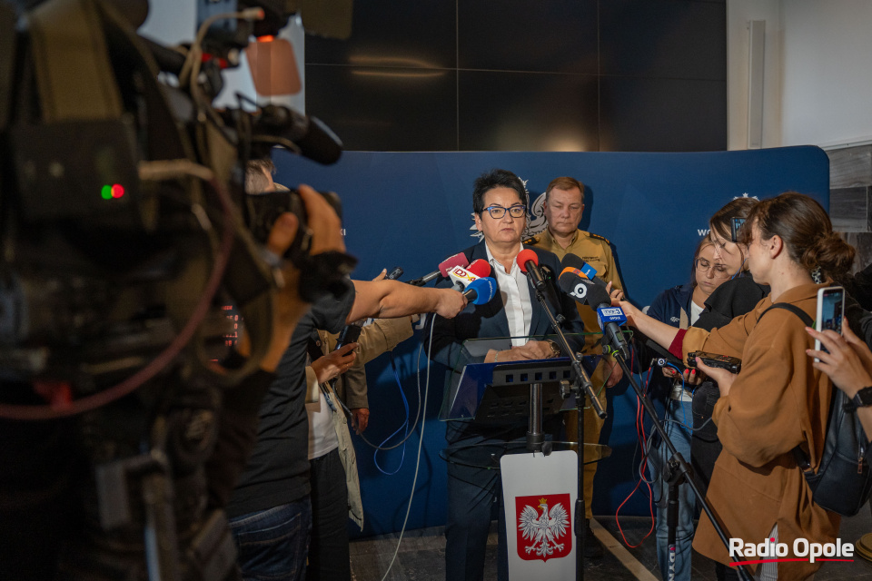 Konferencja prasowa wojewódzkich służb w sprawie sytuacji hydrologicznej w województwie opolskim [fot. Jędrzej Łuczak]