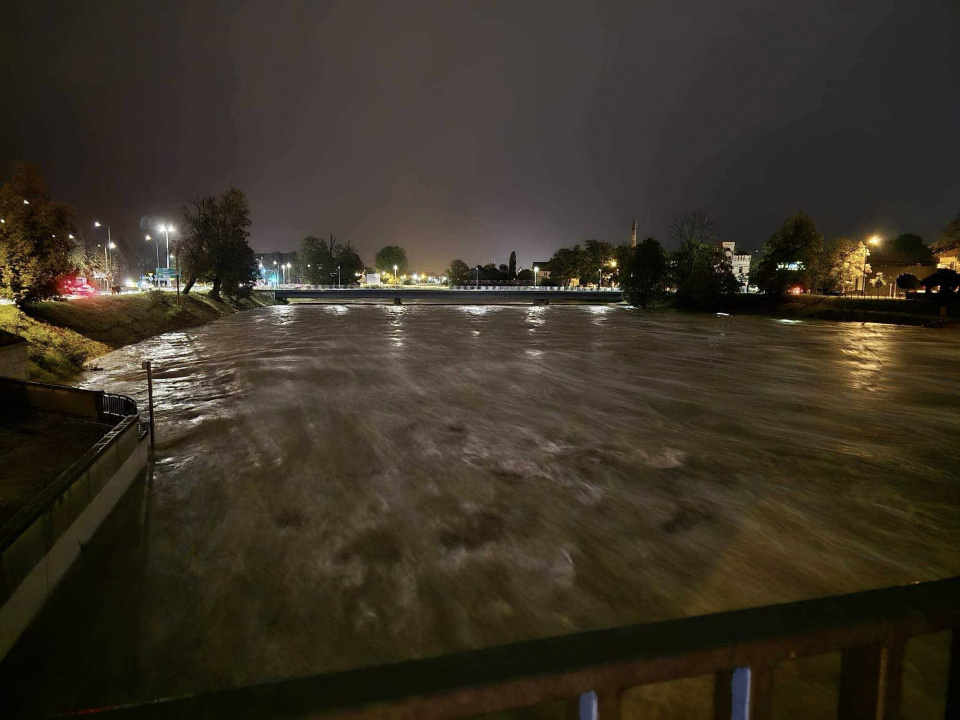 Stan Nysy Kłodzkiej około północy z soboty na niedzielę 14/15 września br. [fot. Słuchacz]