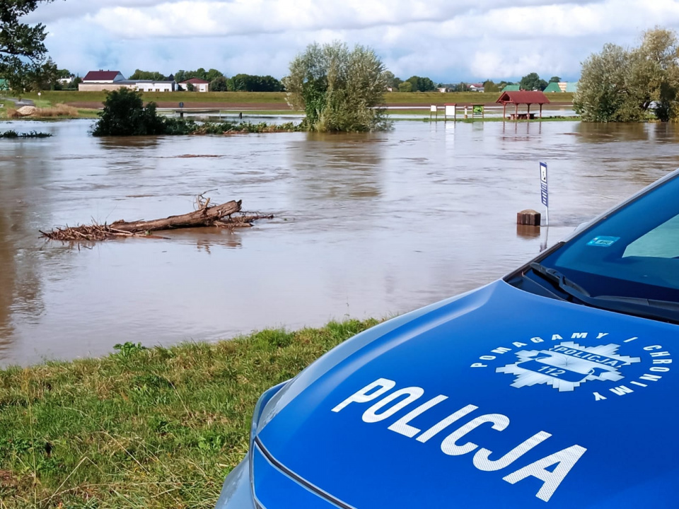 Pogotowie przeciwpowodziowe w Kęzierzynie-Koźlu fot. policja