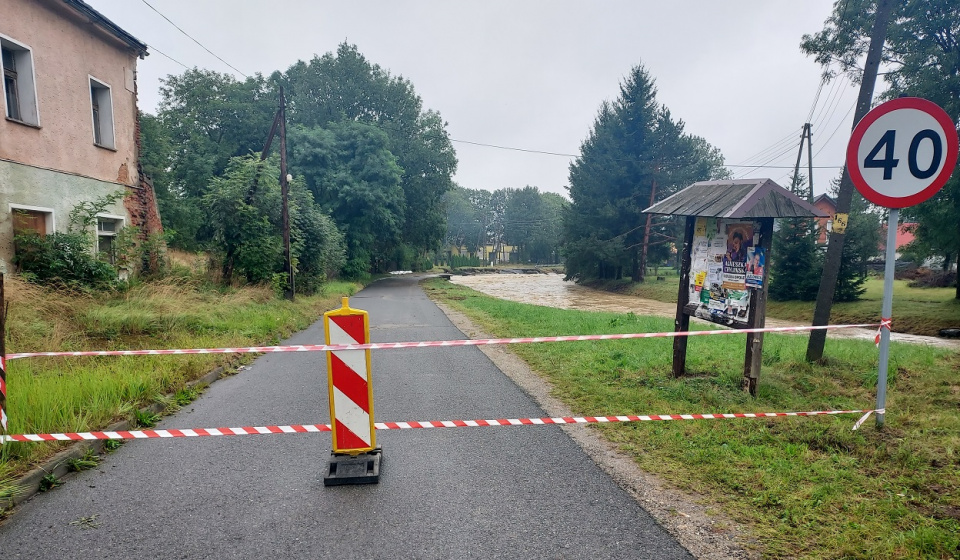 Moszczanka w gminie Prudnik. Droga w zarządzie powiatu prudnickiego [fot. Jan Poniatyszyn]