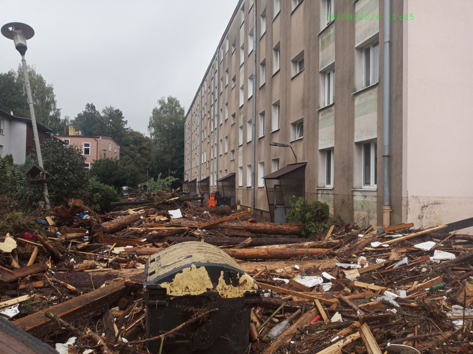 Zniszczenia na osiedlach w Głuchołazach fot. ZSM w Głuchołazach