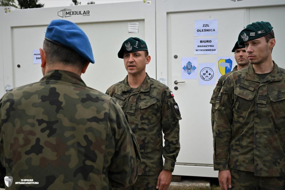 Żołnierze 10. Opolskiej Brygady Logistycznej w operacji Feniks [fot. Katarzyna Doros-Stachoń]