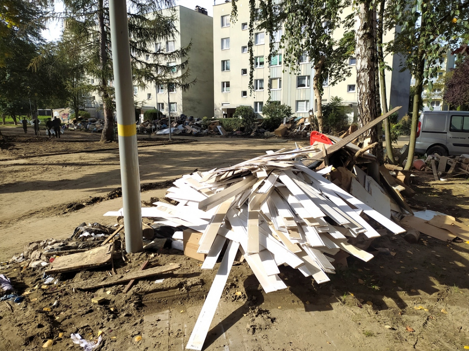 Sprzątanie w Głuchołazach po powodzi, 26.09.2024 r. [fot. Witold Wośtak]