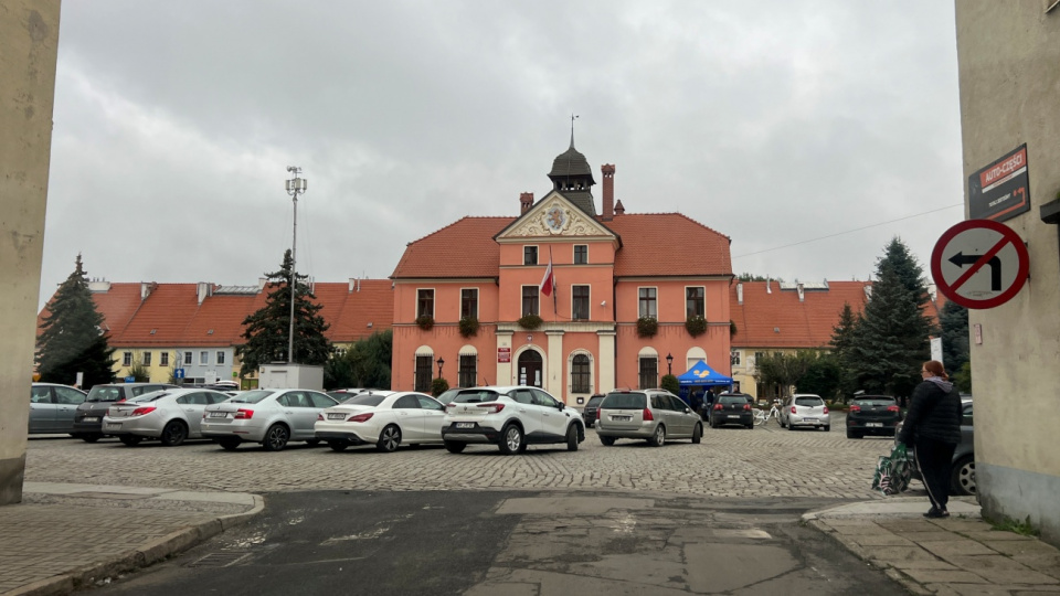 Lewin Brzeski podnosi się po powodzi [fot. Daniel Klimczak]