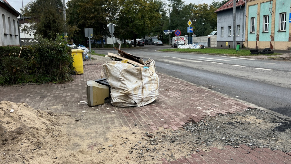 Lewin Brzeski podnosi się po powodzi [fot. Daniel Klimczak]