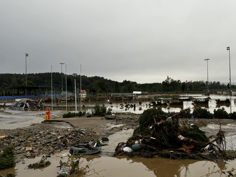 Stadion Miejski w Głuchołazach po powodzi [fot. GKS Głuchołazy]