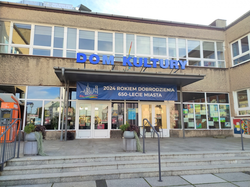 Gminny Ośrodek Kultury, Sportu i Biblioteka Publiczna w Dobrodzieniu [fot. Witold Wośtak]