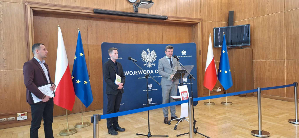 Konferencja wicewojewody o zasiłkach dla powodzian [fot. Adam Wołek]