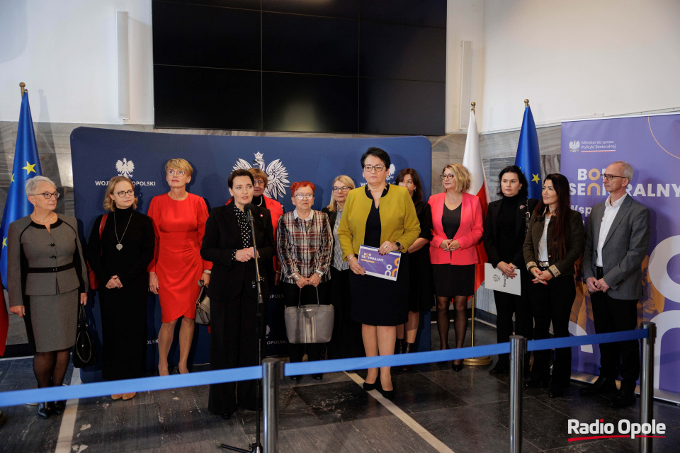 Marzena Okła-Drewnowicz - Minister do spraw Polityki Senioralnej. Bon senioralny, konferencja prasowa [fot. Sławomir Mielnik]